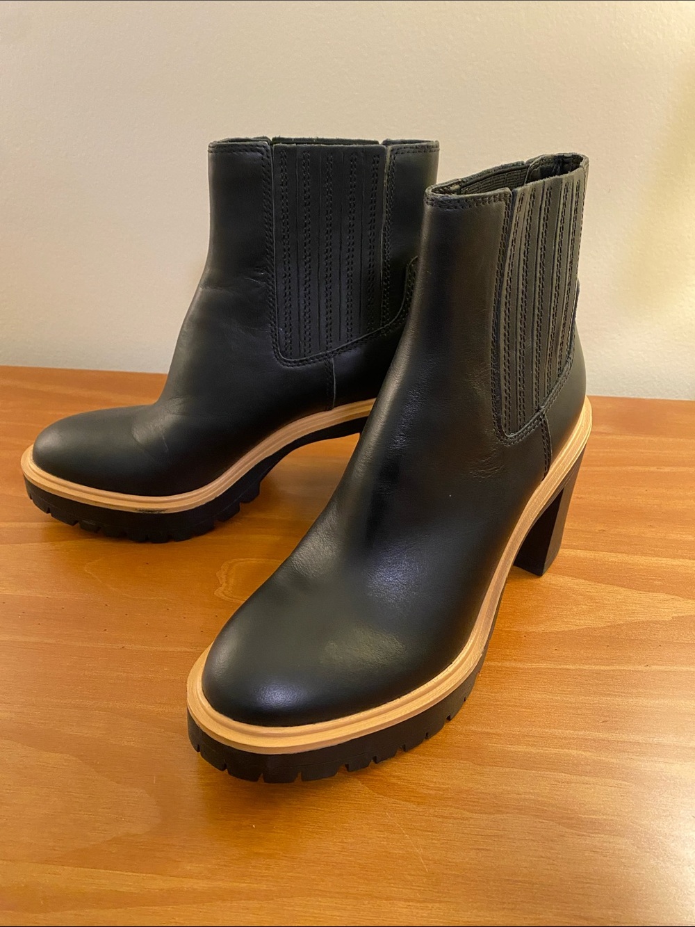 Dolce Vita Women’s Caster H2O Waterproof Lug Sole Platform Chelsea Boot Size 7.5